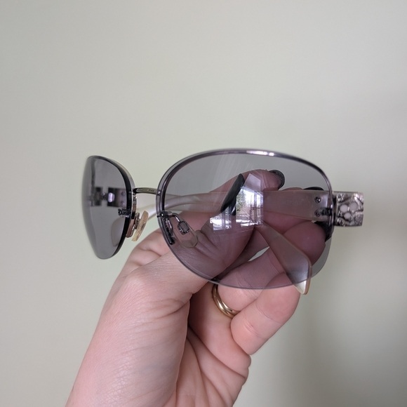 Kenzie Lexie Gray Silver Sunglasses - Picture 9 of 9